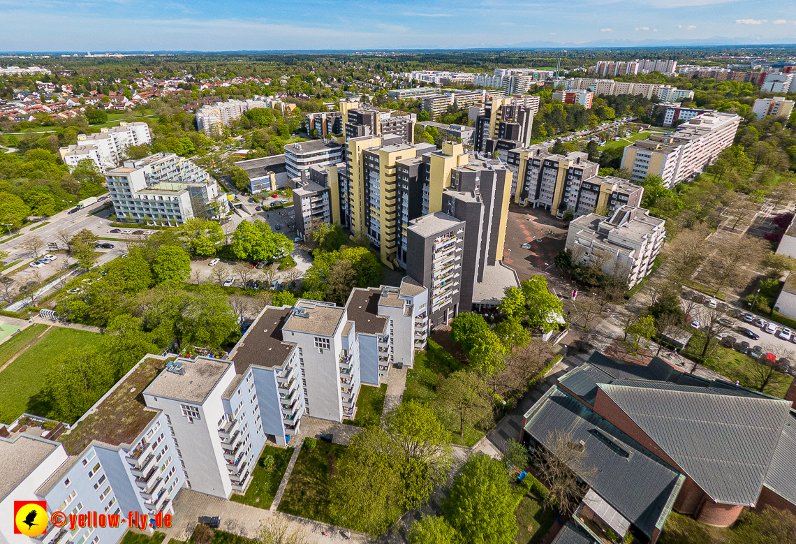 04.05.2023 - Luftbilder vom Marx-Zentrum uns seiner Umgebung in Neuperlach